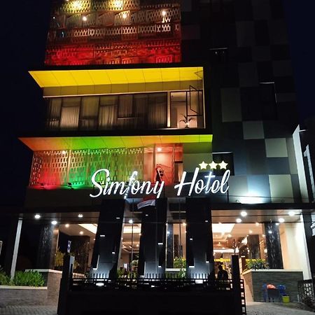 Hotel Simfony Alor Kalabahi Exterior foto